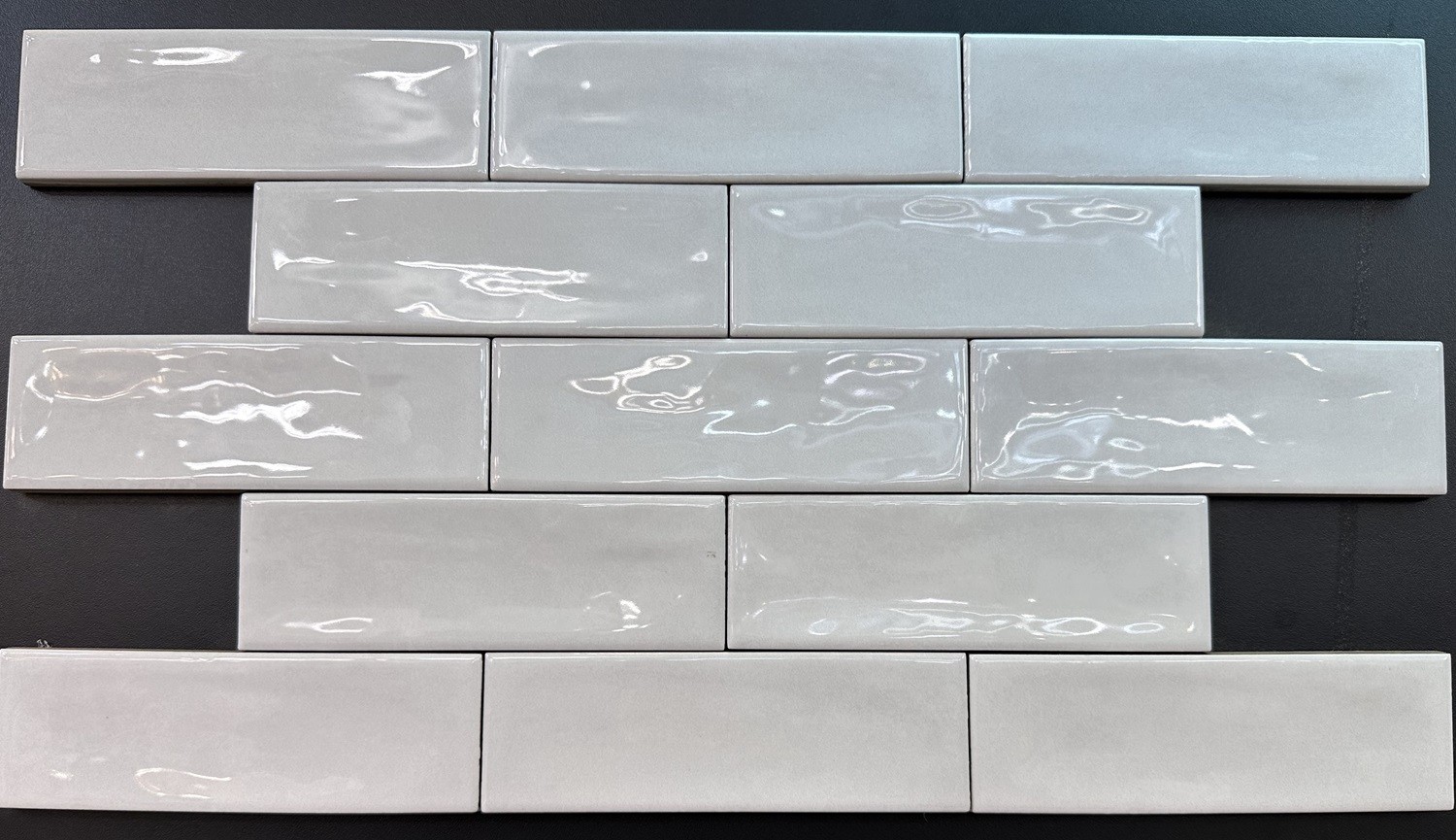 Плитка для ванны 15x5 7мм Артисан молочный глянцевая Monopole Плитка для ванны 15x5 7мм Артисан молочный глянцевая Monopole