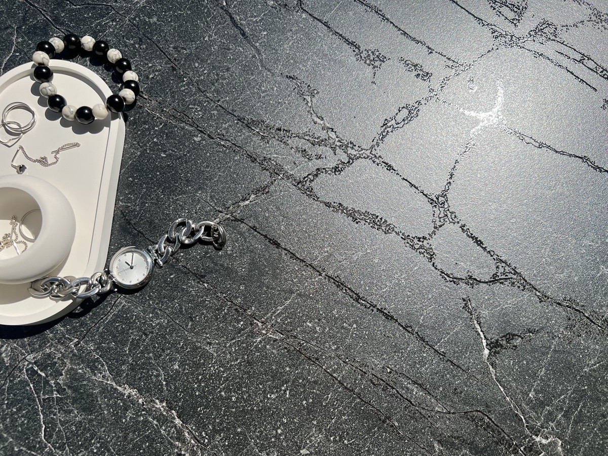 Плитка настенная 120x60 9мм Пьюр черный матовый карвинг 1.44 матовая графит Realistik Плитка настенная 120x60 9мм Пьюр черный матовый карвинг 1.44 матовая графит Realistik