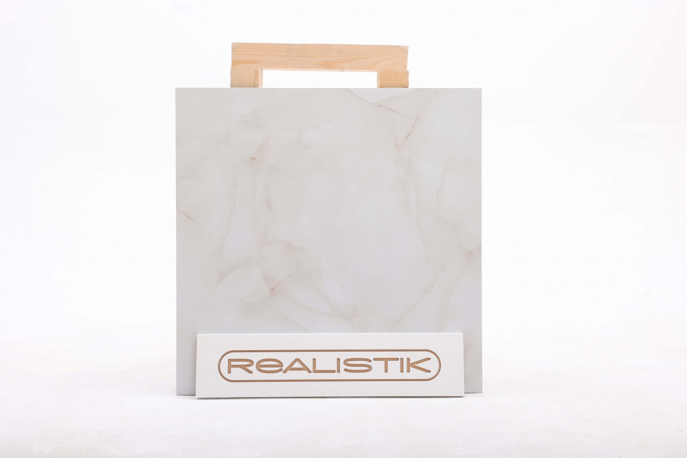 Плитка напольная 60x60 8мм Brais White Glossy полированная бежевый Realistik Плитка напольная 60x60 8мм Brais White Glossy полированная бежевый Realistik