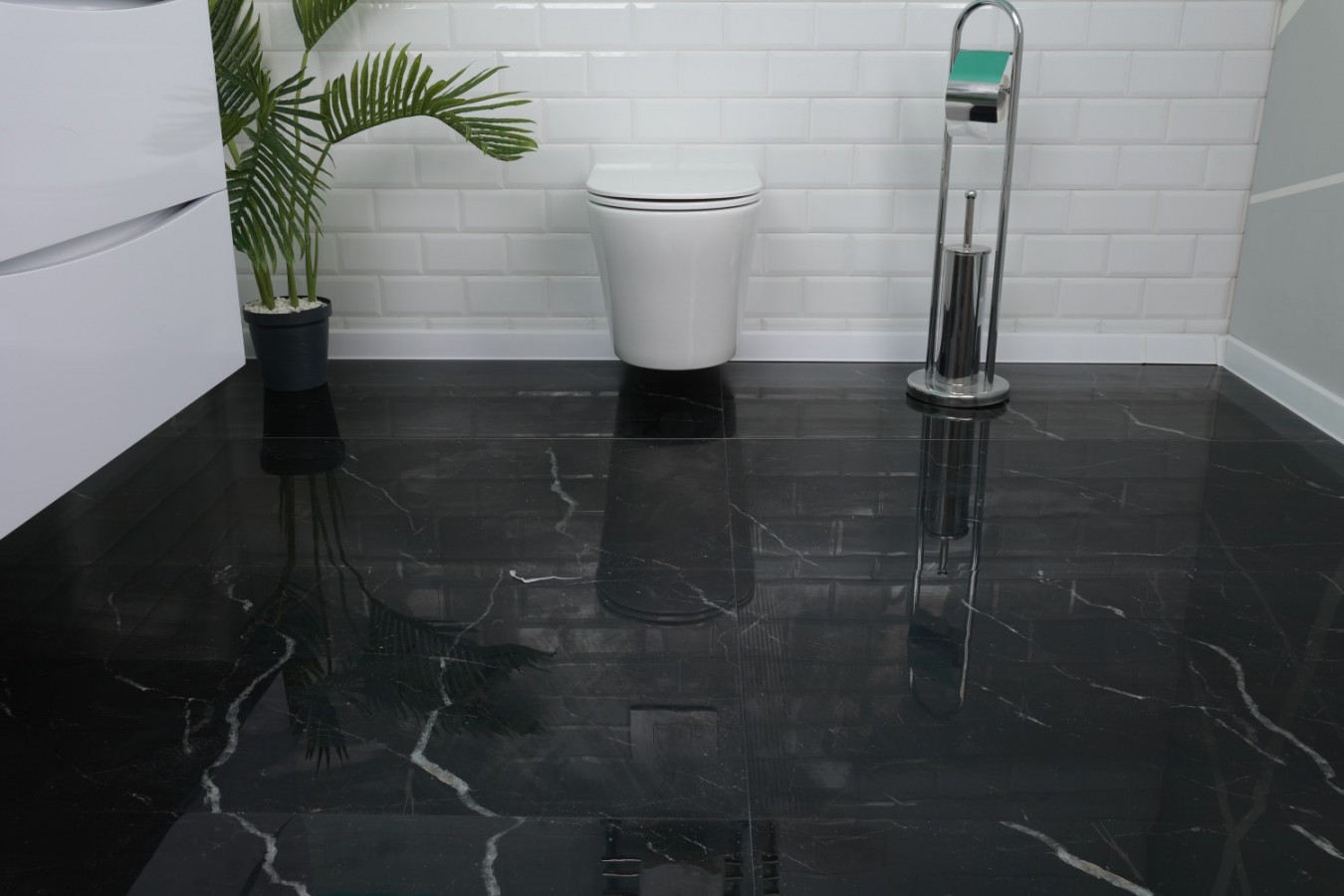 Плитка настенная 120x60 9мм Ройял черный зеркальный глянец 1.44 полированная белый Realistik Плитка настенная 120x60 9мм Ройял черный зеркальный глянец 1.44 полированная белый Realistik