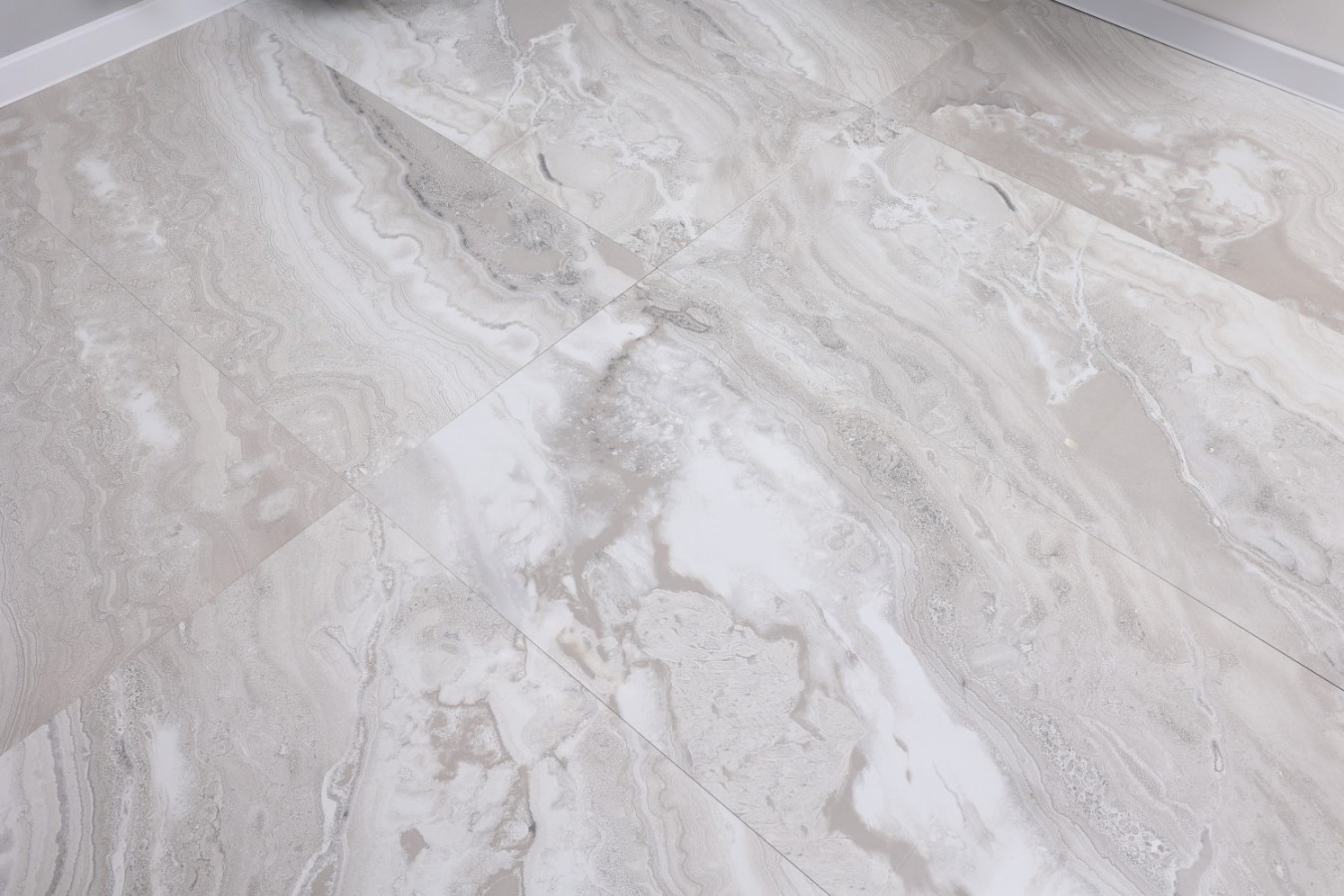 Плитка настенная 120x60 9мм Эффекто серый полированный полированная серый Realistik Плитка настенная 120x60 9мм Эффекто серый полированный полированная серый Realistik