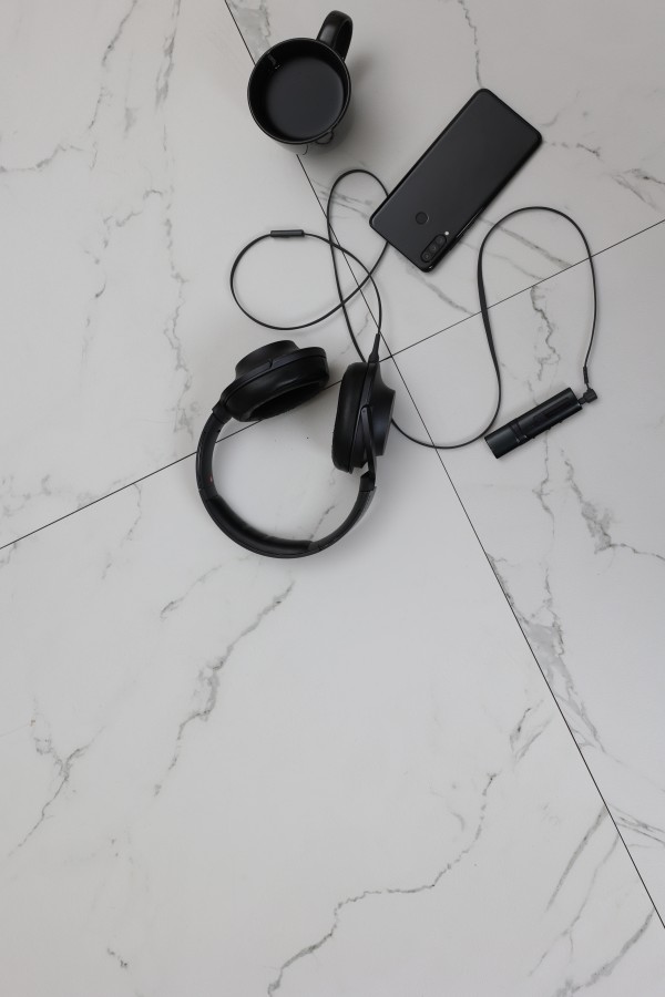 Плитка напольная 60x60 9мм Каррара белый матовая белый Realistik Плитка напольная 60x60 9мм Каррара белый матовая белый Realistik