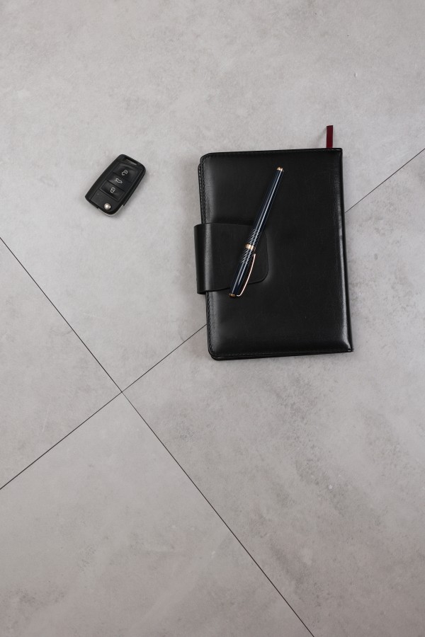 Плитка напольная 60x60 9мм Цемент серый матовый матовая серый Realistik Плитка напольная 60x60 9мм Цемент серый матовый матовая серый Realistik