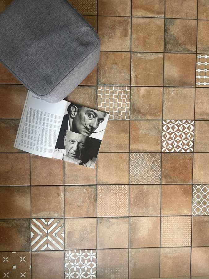 Плитка настенная 45x45 9мм Куб Квинта Котто каррара матовая коричневый La Platera Плитка настенная 45x45 9мм Куб Квинта Котто каррара матовая коричневый La Platera